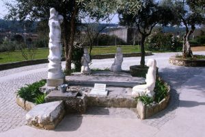 Marco da manifestação do Anjo no poço